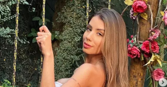 Ex de Whindersson Nunes é infestada por pulgas: “Coceira”