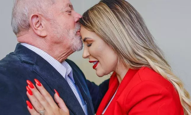 Deolane nega participação em ‘A Fazenda’: “Mamãe precisa votar 13”