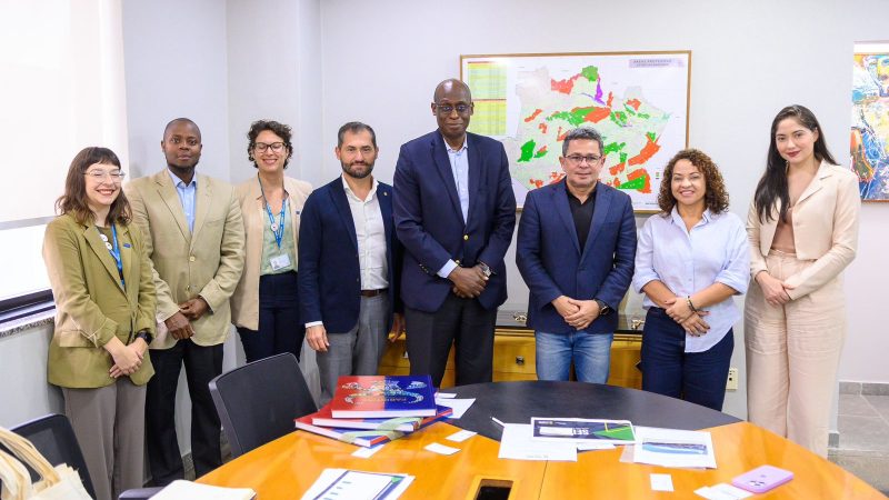 Amazonas e agência da ONU estudam medidas para atender refugiados no período de estiagem em 2024