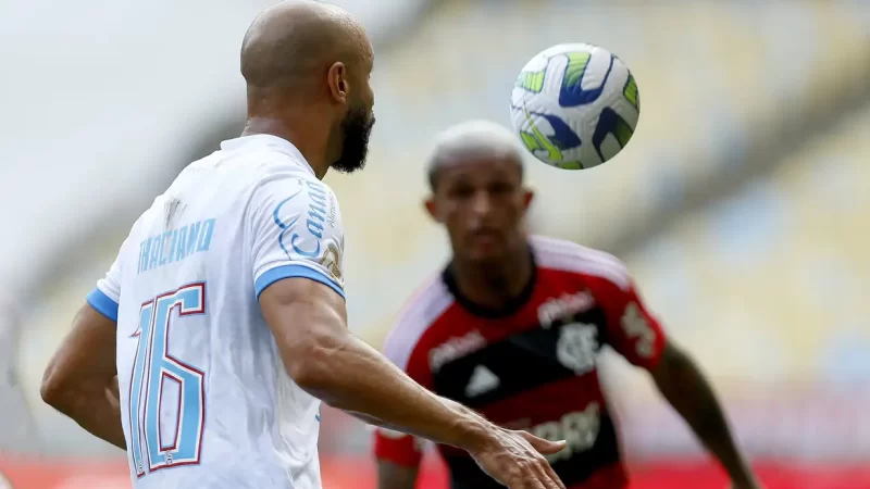 De olho na liderança do Brasileiro, Fla e Bahia jogam no Maracanã