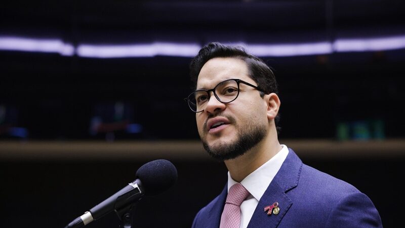 Projeto relatado por Adail Filho é aprovado por unanimidade na Câmara e garante mamografia anual a partir dos 40 anos