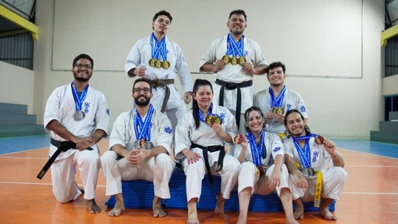 Projeto de extensão da UEA estimula qualidade de vida e integração com realização de torneio de karatê, em Manaus