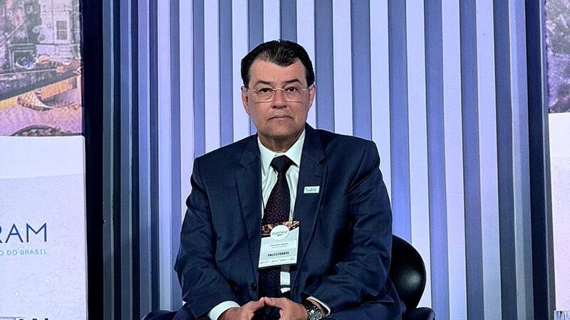 Eduardo Braga defende o imposto zero para quem ganha até R$ 5.000 Mil por mês