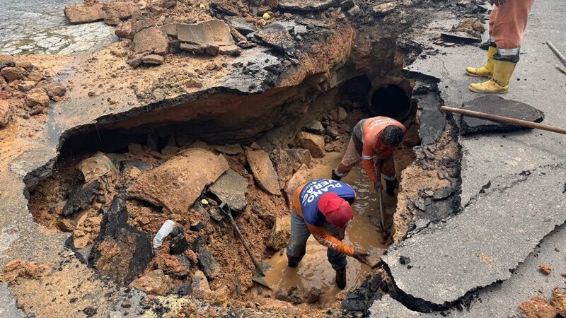 Prefeitura de Manaus realiza operação emergencial após chuvas intensas na zona Centro-Oeste