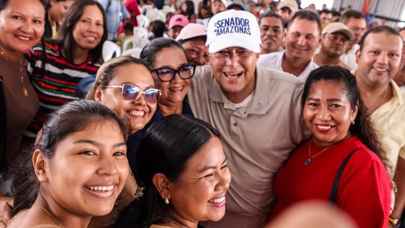 Eduardo Braga entrega obras, fortalece a saúde e acompanha serviços no Alto Solimões