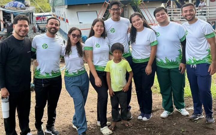 Alunos da UEA realizam ação solidária de saúde em Parintins
