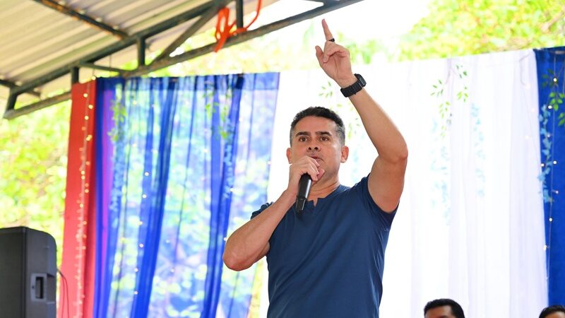 David Almeida participa de inauguração de centro para dependentes químicos