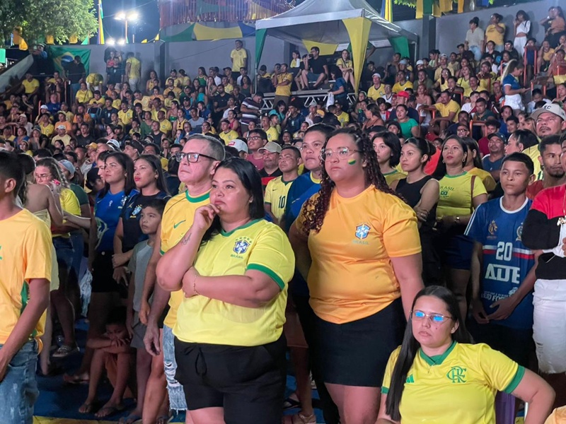 Coari na Copa transforma Praça do Pôr do Sol em cenário de festa e torcida pela Seleção Brasileira