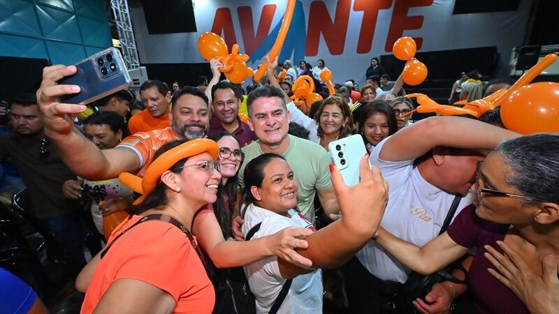 David Almeida reúne profissionais da educação infantil e especial para consolidar propostas do plano de governo