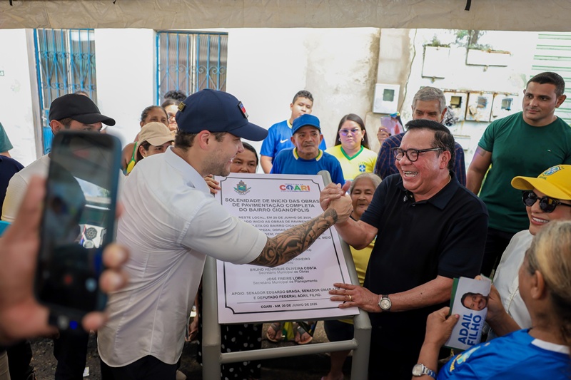 Adail Pinheiro inicia obras de pavimentação que vão alcançar os 23 bairros de Coari